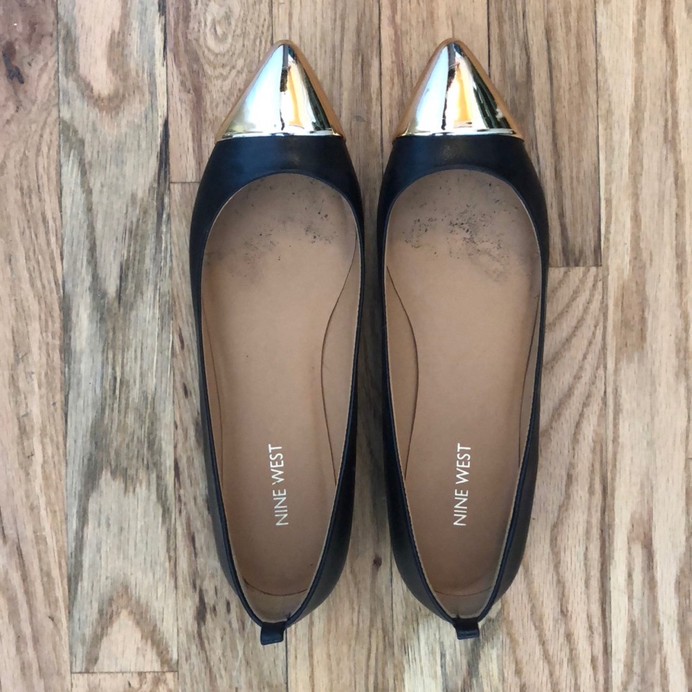 Nine West Gold pointy toes flats